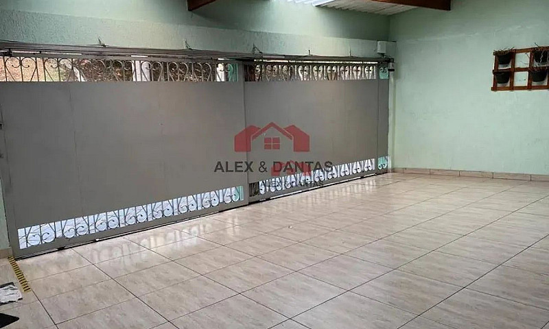 Casa Com 3 Dormitóri...