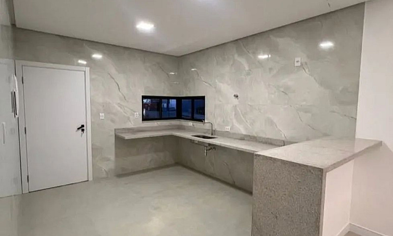 Vendo Belíssima Casa...