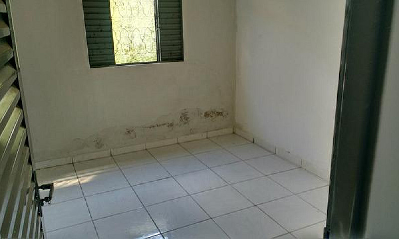 Quitinete No Garavel...