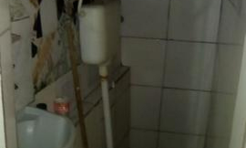 Aluga-Se Kitnet...