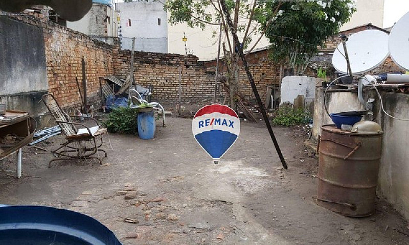 Casa Com 3 Dormitóri...