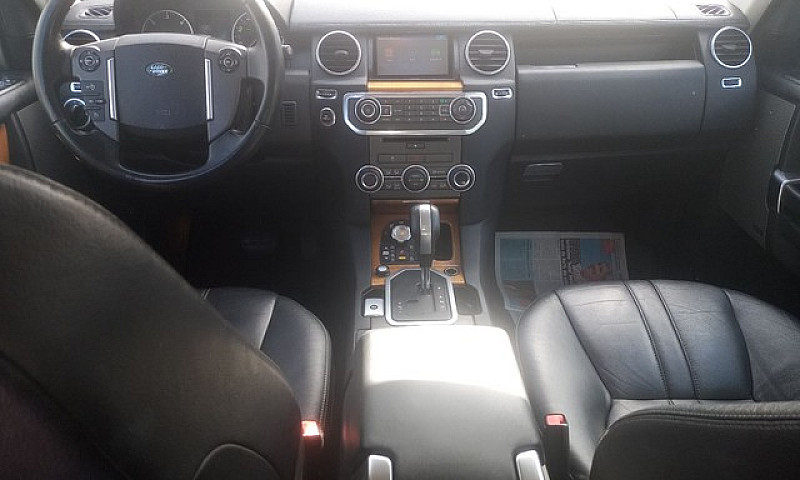 Land Rover Discovery...