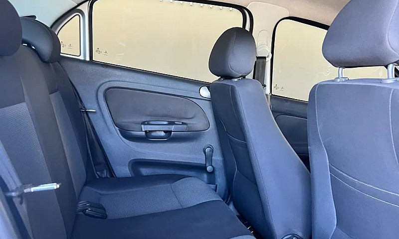 Volkswagen Voyage 1....