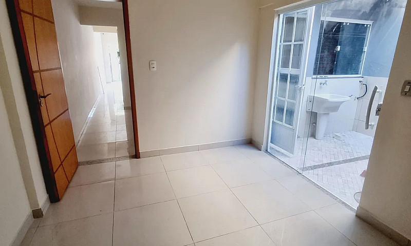 Alugo Excelente Casa...