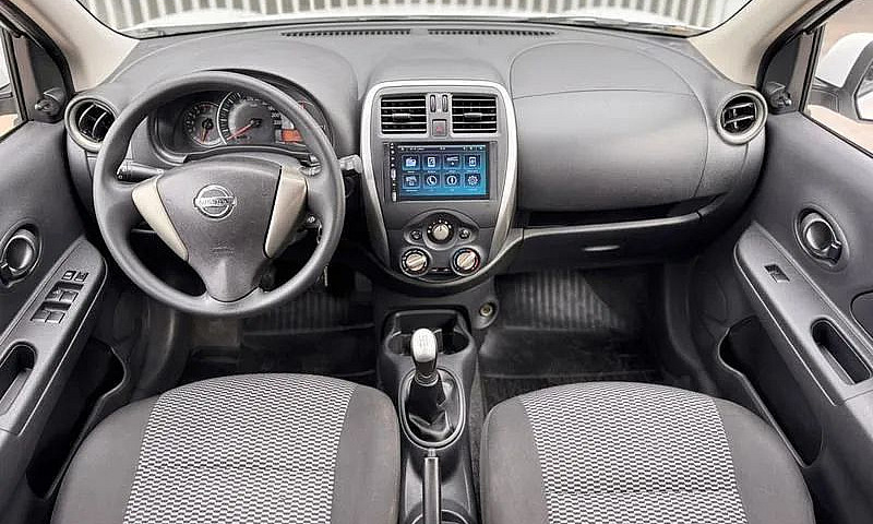 Nissan March S 1.0  ...