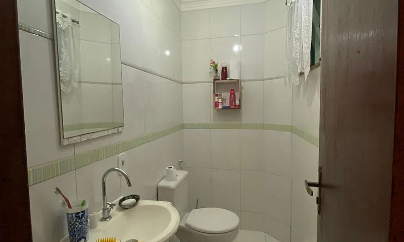 Vende-Se Casa Na Cid...