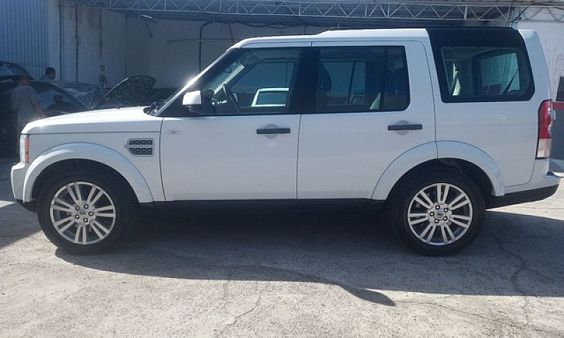 Land Rover Discovery...