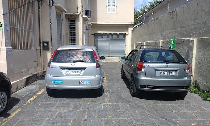 Alugo Ótima Casa Com...