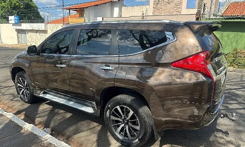 Mitsubishi Pajero Sp...
