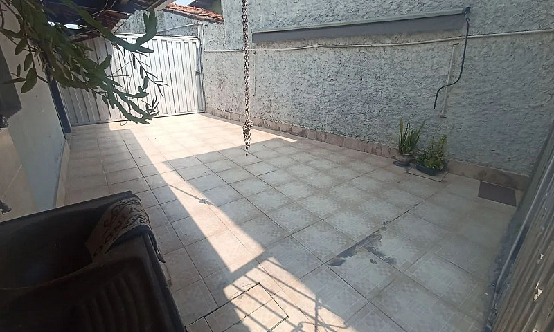 Vende-Se Casa Em Ven...