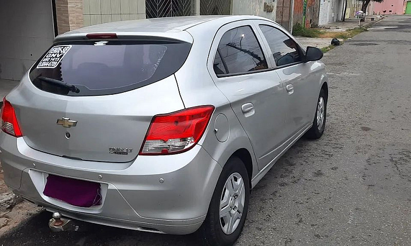 Chevrolet Onix Hatch...