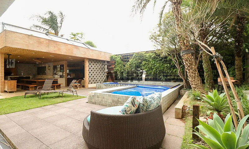 Casa De Condomínio P...