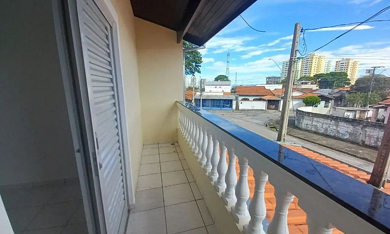 Casa Assobrada Com S...