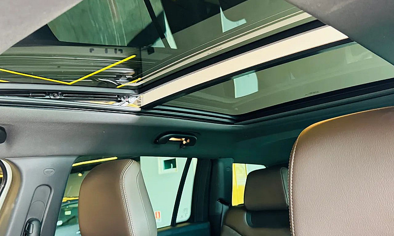 Jeep Commander Overl...
