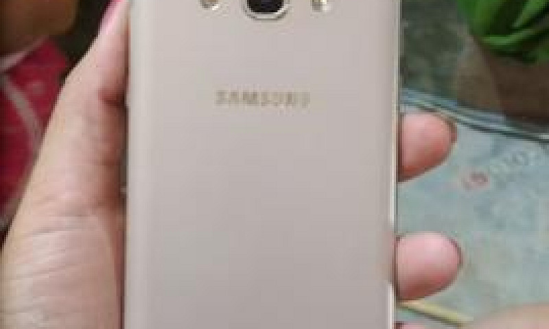 Samsung Galaxy J7 Me...