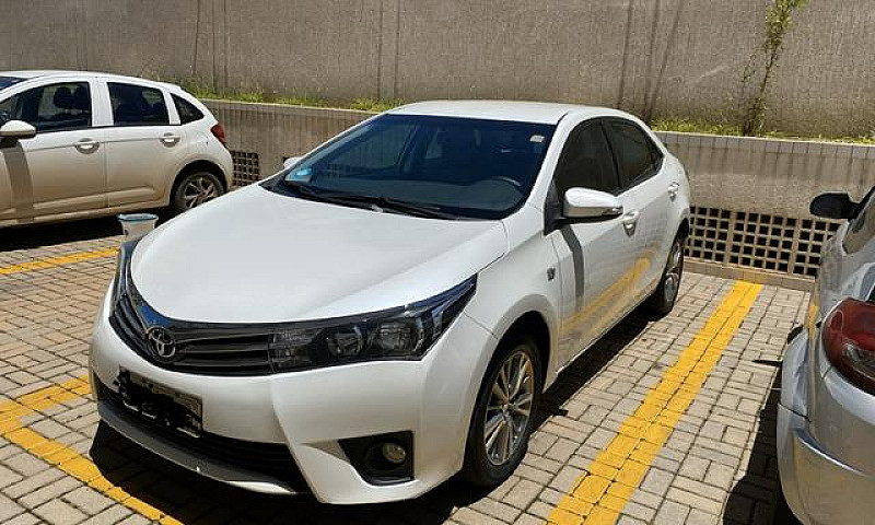 Vendo Toyota Corolla...