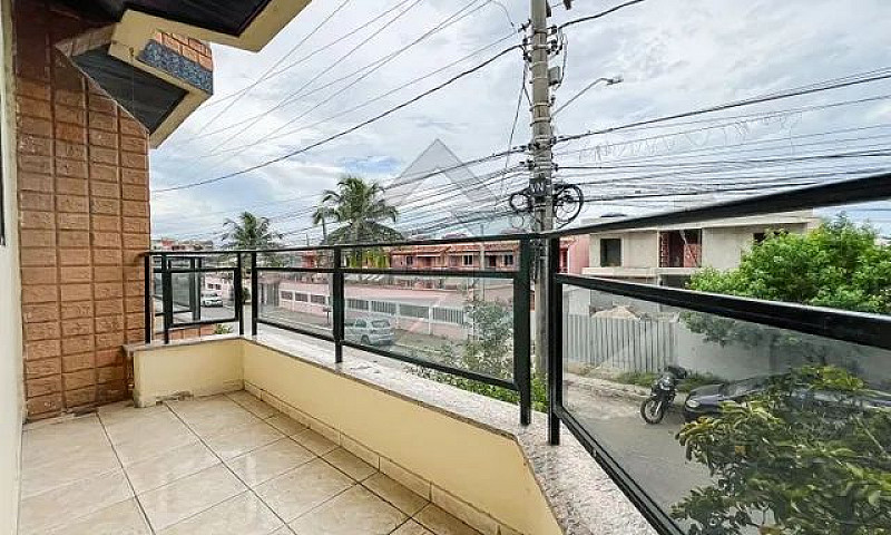 Casa Com 3 Quartos E...