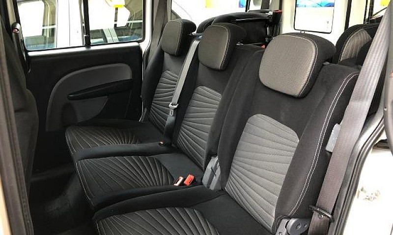 Fiat Doblo Essence 1...