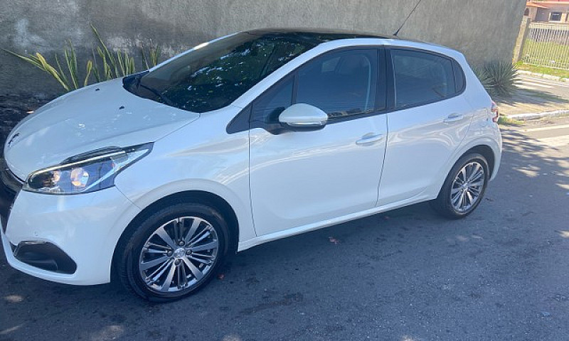 Peugeot 208 Griffe 2...