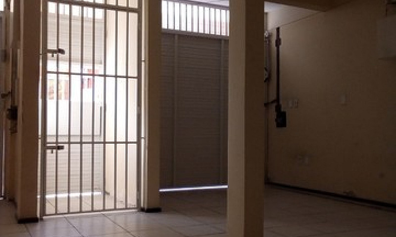 Aluga-Se Apartamento...