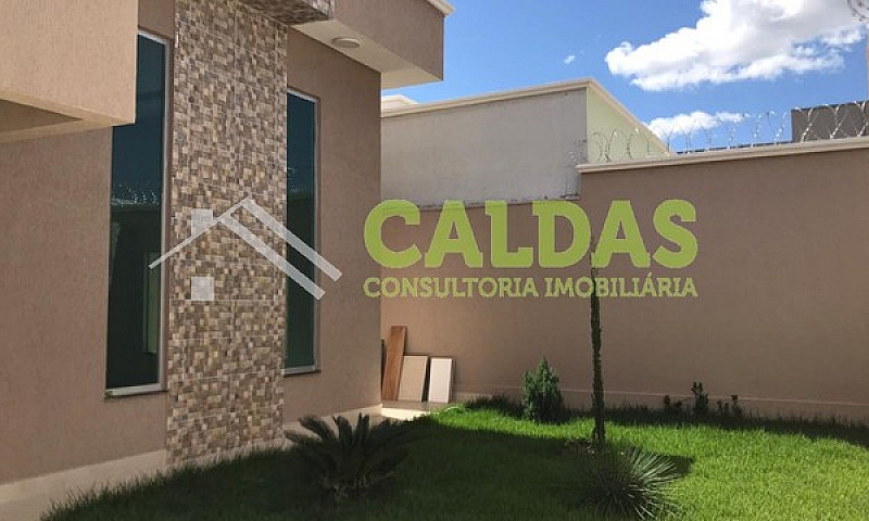 Casa De 03 Quartos A...