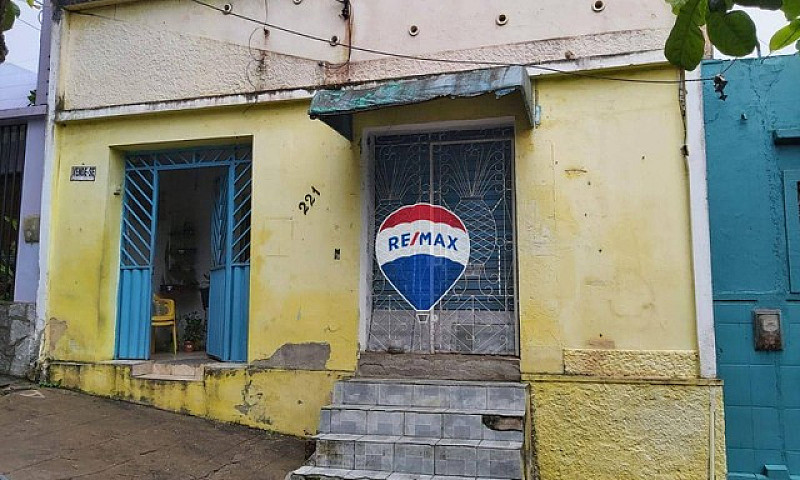 Casa Com 3 Dormitóri...