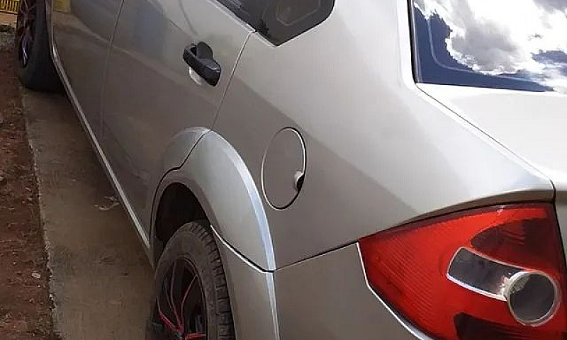 Ford Fiesta Sedan Mo...
