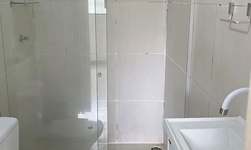 Casa De 1/4 Sala, Ba...