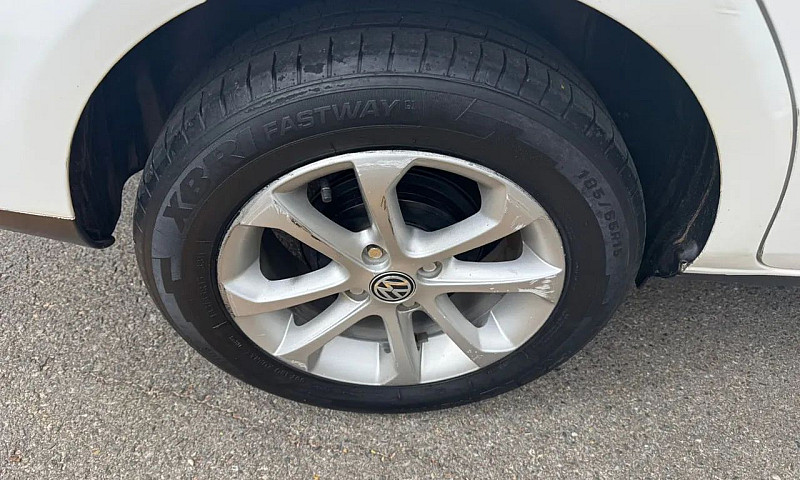 Volkswagen Voyage Co...