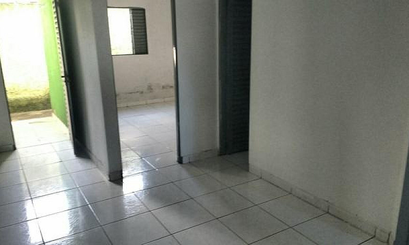 Quitinete No Garavel...