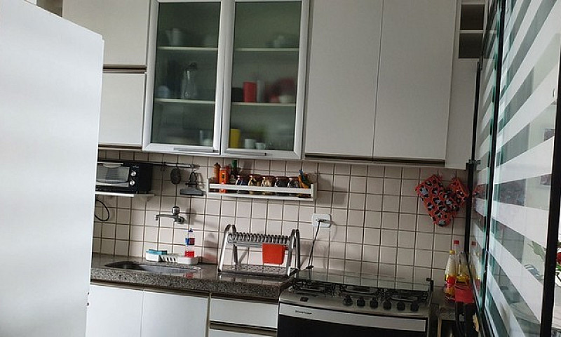 Apto Com 3 Quartos, ...