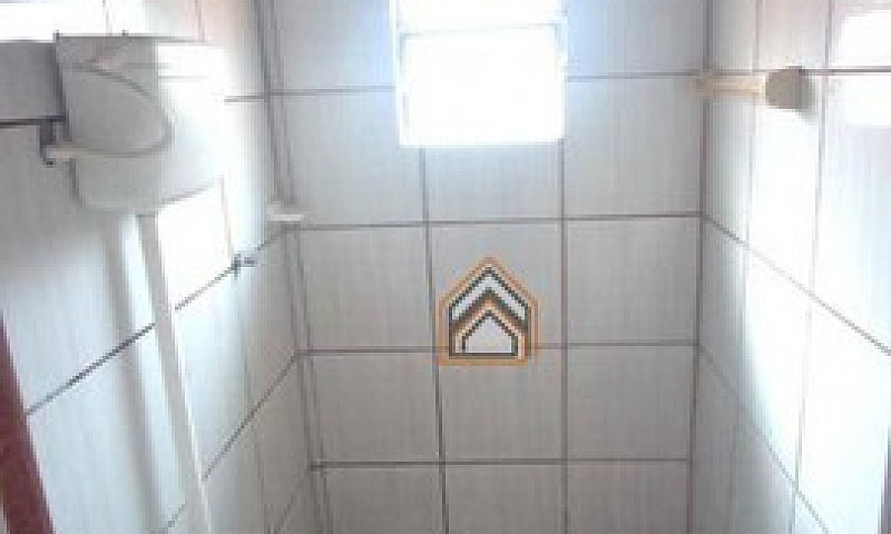 Casa Com 2 Dormitóri...