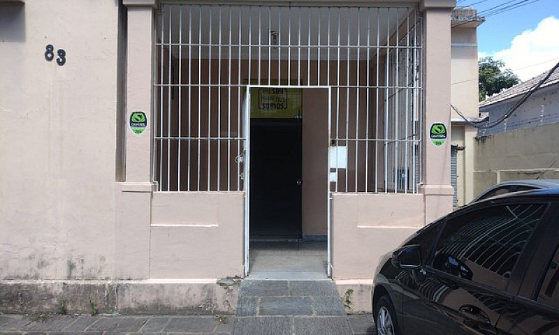 Alugo Ótima Casa Com...