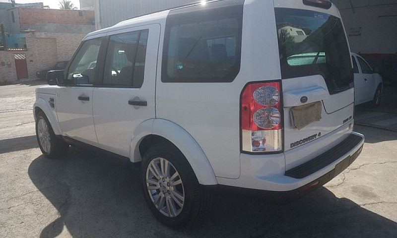 Land Rover Discovery...