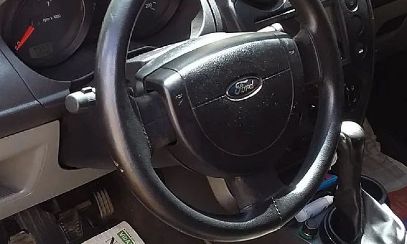 Ford Fiesta Sedan Mo...