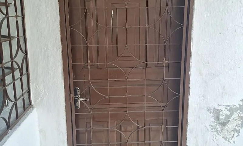 Aluga-Se Quitinete E...