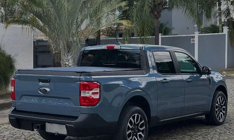 Ford Maverick Lariat...
