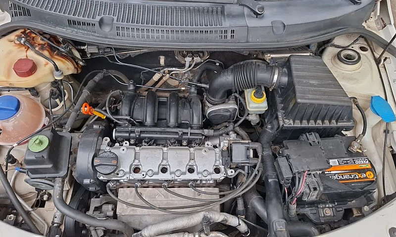 Volkswagen Saveiro 1...