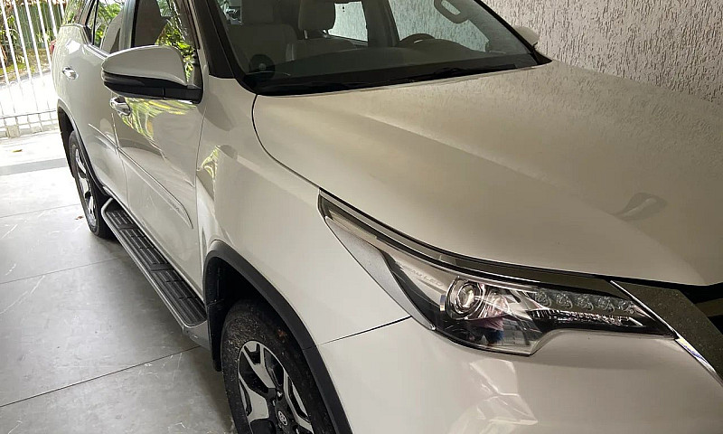 Toyota Hilux Sw4 Srv...