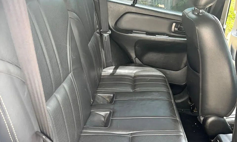Mitsubishi Pajero Tr...