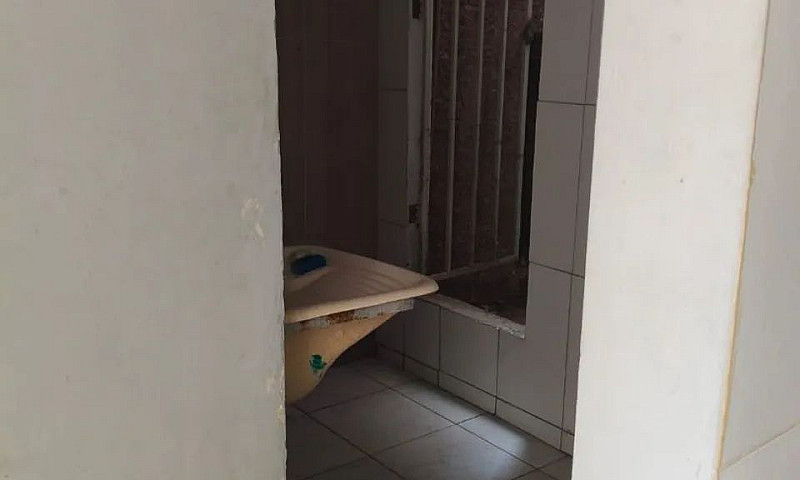 Alugo Apto Térreo, E...