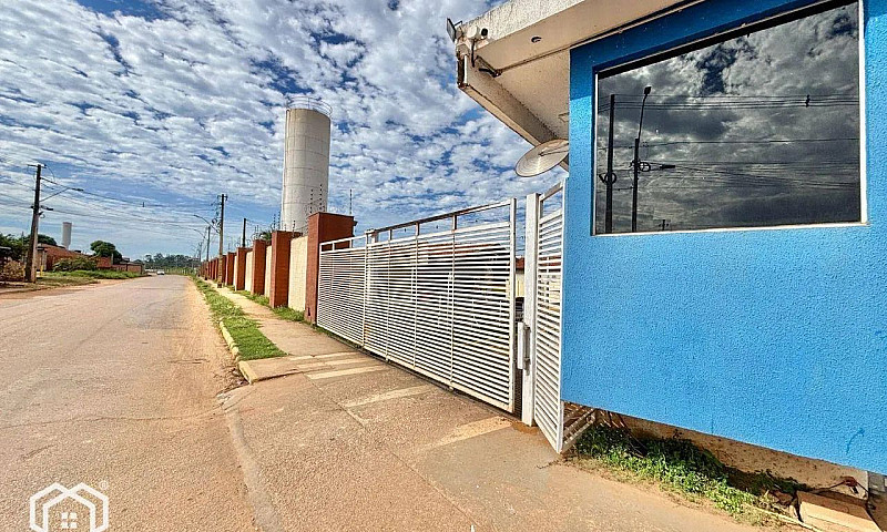 Casa Com 2 Dormitóri...