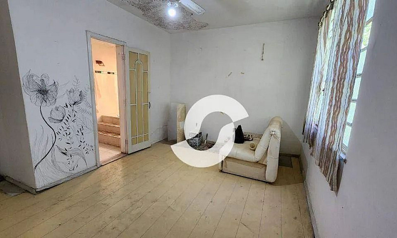 Casa Com 6 Dormitóri...