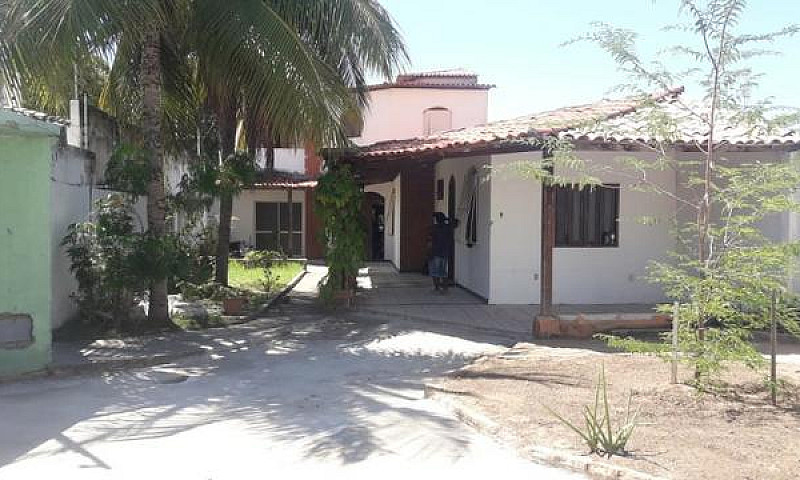 Casa Ampla No Conj B...