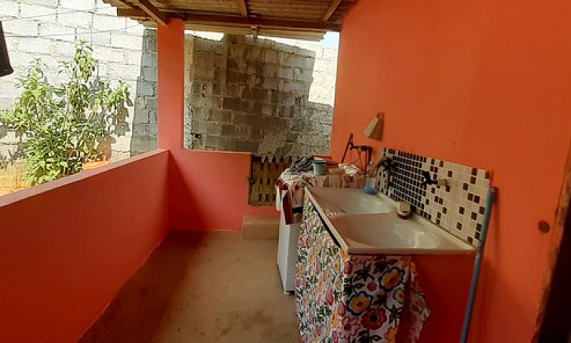 Vende-Se Casa ...