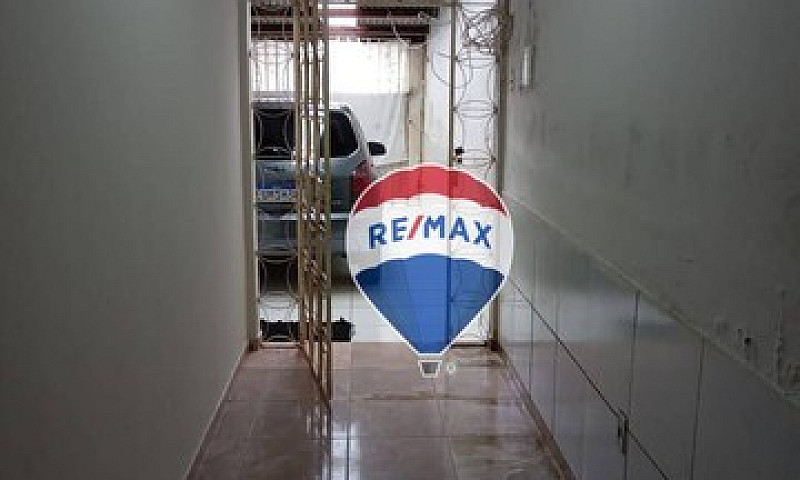 Casa Com 2 Dormitóri...