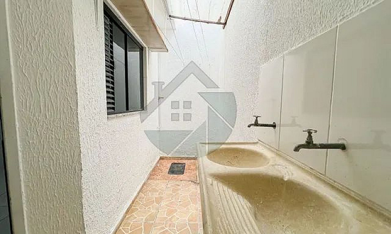 Casa Com 3 Quartos E...