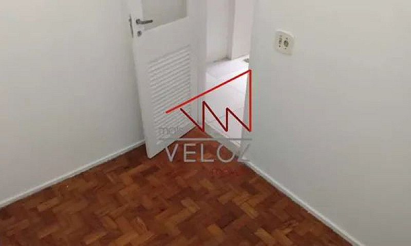 Apartamento-À Venda-...