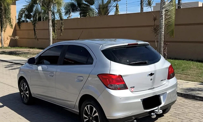 Chevrolet Onix Hatch...