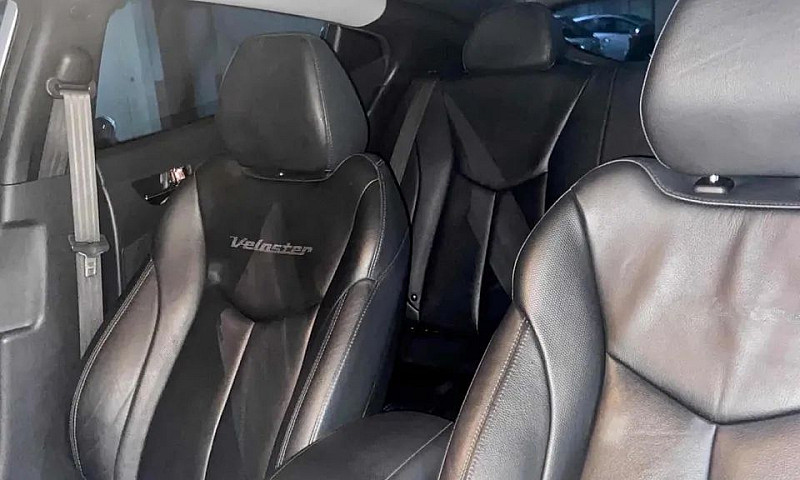 Hyundai Veloster 1.6...